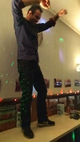 ΚΑΦΕ ΟΥΖΕΡΙ ΟΙ ΦΙΛΟΙ ΜΟΥ - Γαστρονομία και φιλοξενία