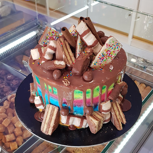 Alexandros Patisserie Catering since 1969 Αλέξανδρος Αρτοζαχαροπλαστείο - Αγ. Αθανάσιος