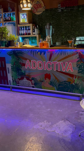 Opinii despre Addictiva Athens Bar în Αθήνα - Γαστρονομία και φιλοξενία