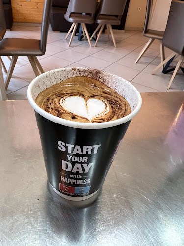 Opinii despre Majestic cafe în Αθήνα - Γαστρονομία και φιλοξενία