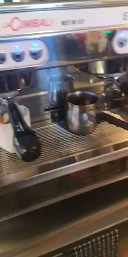 Opinii despre Ακρόνειρο Καφεποτοπωλείο în Τρίκερι - Γαστρονομία και φιλοξενία