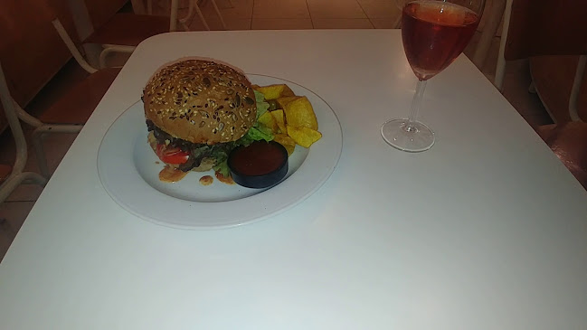 Greece, Ακαδημίας 84, Αθήνα 106 78