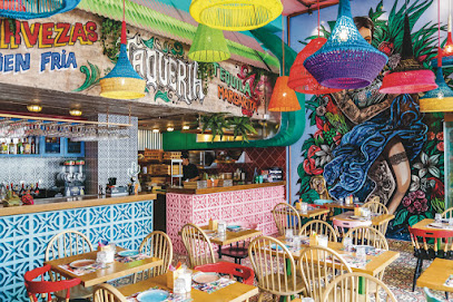 Mamacita - Taquería y Coctelería