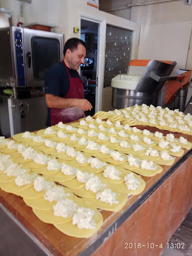 Zoubourlis Bakery - Γαστρονομία και φιλοξενία