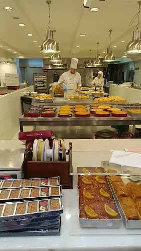 Ζαχαροπλαστεία Κωνσταντινίδης