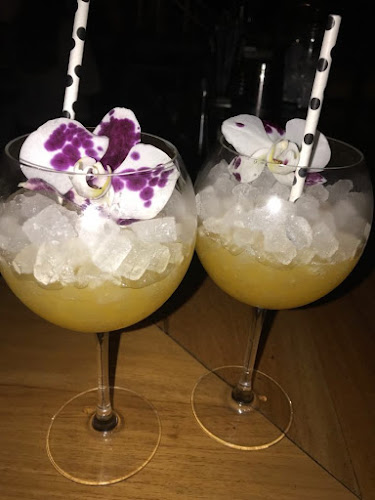 Thanos coffee all day bar