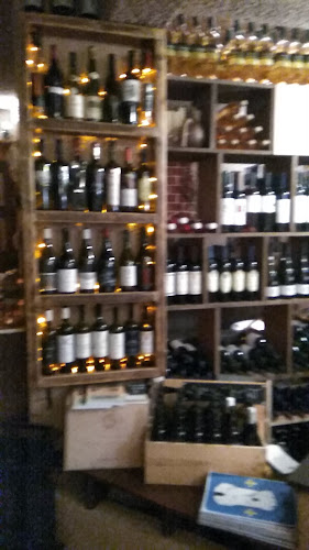 Opinii despre OINOHOROS Wine Bar & Shop în Νάξος - Γαστρονομία και φιλοξενία