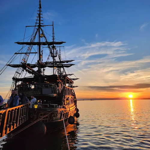 ARABELLA – Historic Pirate Ship Built in 1935 (WWII Survivor) - Γαστρονομία και φιλοξενία