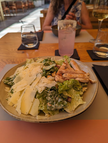 Xalavro Open Bar Restaurant