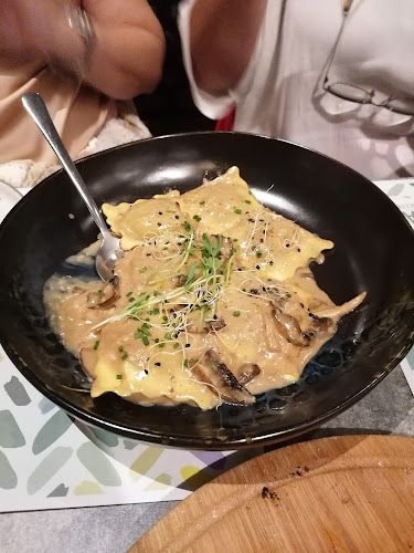 Αδριανείου 25Α, Αθήνα 115 25