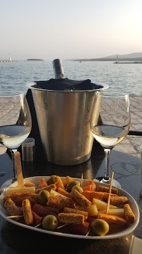 Opinii despre Mostra Cafe-bar în Ιτέα - Γαστρονομία και φιλοξενία