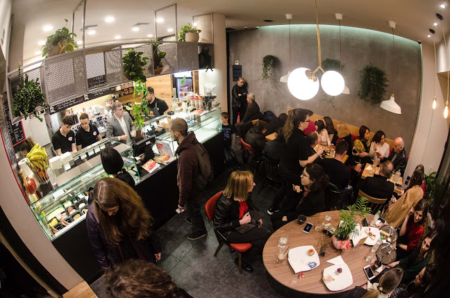 Κωλέττη 33, Αθήνα 106 77