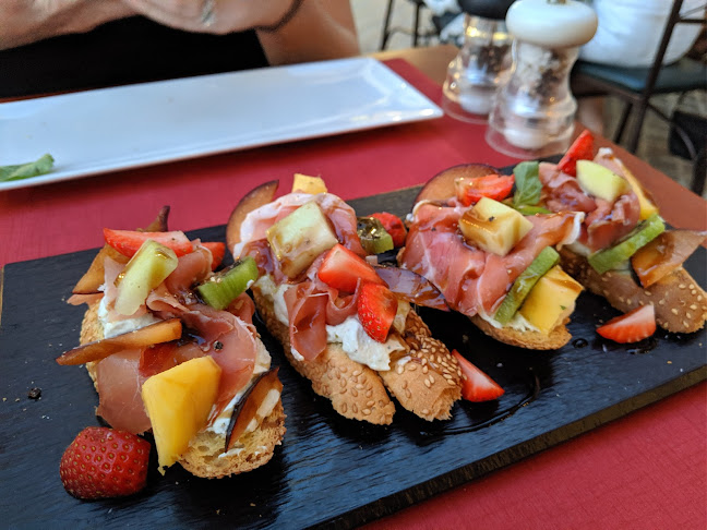 Opinii despre Οινόα în Χανιά - Γαστρονομία και φιλοξενία