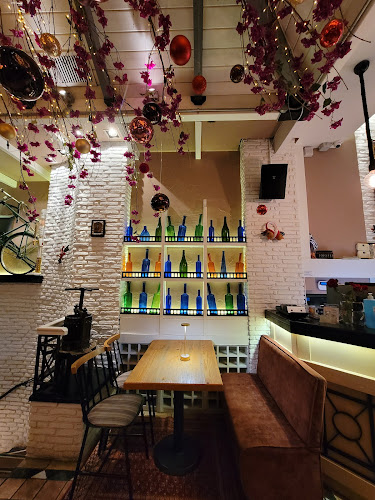 Υδρία - Γαστρονομία και φιλοξενία