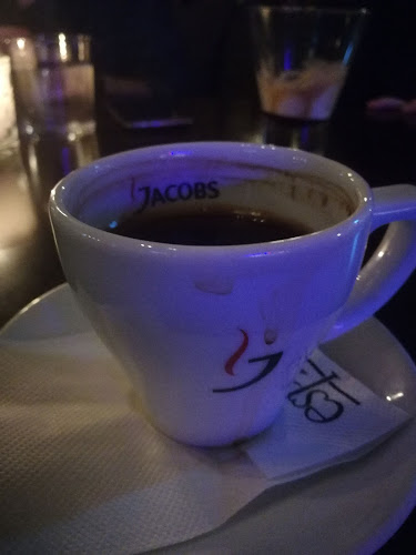 Quinn - Γαστρονομία και φιλοξενία