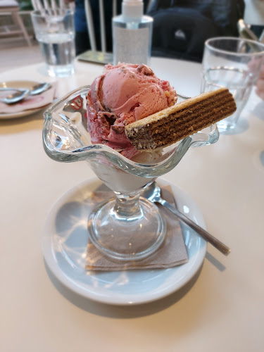 Καφές - Γλυκά Χαλάνδρι Beverley - Γαστρονομία και φιλοξενία