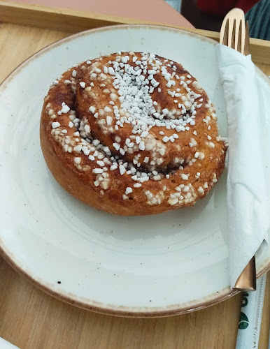 Comentarii opinii despre Kanel Café