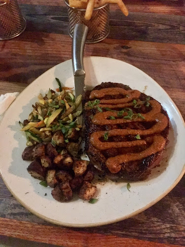 «Χαραλαμπόπουλος» Εστιατόριο - Καφέ - Παραδοσιακό Παντοπωλείο - Βούρβουρα