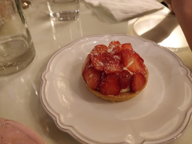 Σίνα 21, Αθήνα 106 72