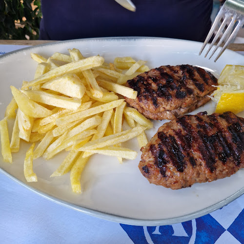 Κάτι Ψένεται