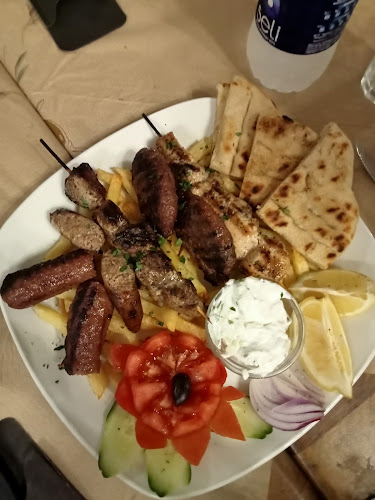 Opinii despre Mezzaria Restaurant în Όθος - Γαστρονομία και φιλοξενία