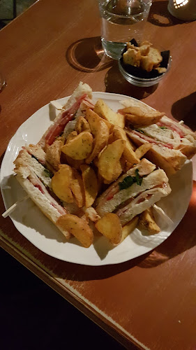 Opinii despre Aparto Bistro • Cafe Bar în Καβάλα - Γαστρονομία και φιλοξενία