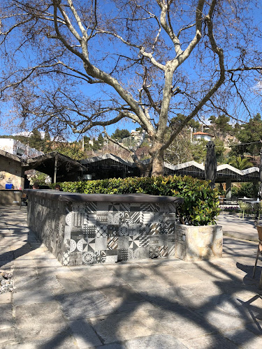 Πλ. Κωνσταντίνου Καραμανλή 349, Κηφισιά 145 63