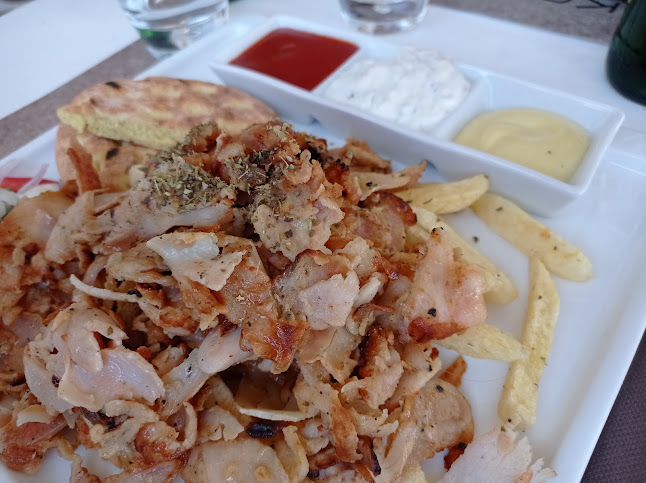 Kadena - Γαστρονομία και φιλοξενία