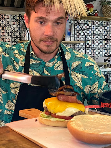 Comentarii opinii despre Parrot cocktail & burgers