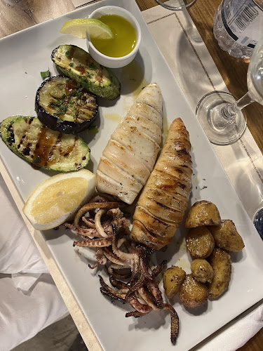 Opinii despre Vitamins Taverna în Νησάκι - Γαστρονομία και φιλοξενία