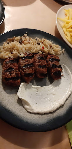 Άσπρο Άλογο Ουζερί-Ψαροταβέρνα - Γαστρονομία και φιλοξενία