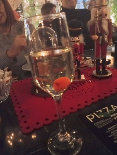 Model Urban Style Bar