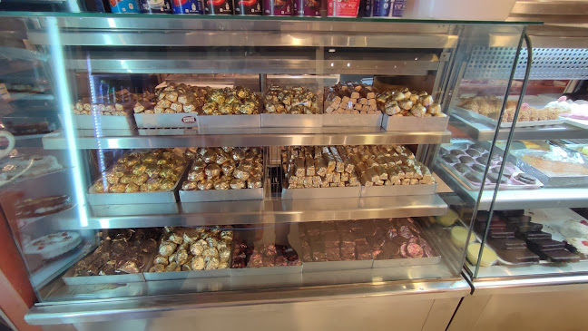 ΖΑΧΑΡΟΠΛΑΣΤΕΙΟ ΣΑΡΡΑΣ από το 1954 - Κρύα Βρύση