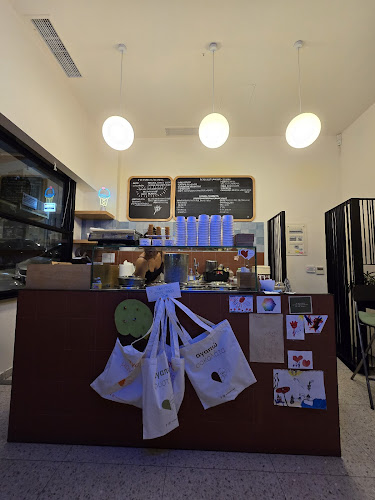 Αρχελάου 17, Αθήνα 116 35