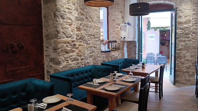 Σοφοκλέους Δούσμανη 45, Κέρκυρα 491 00