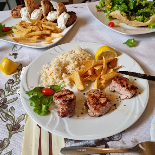 Παλιά Ιστορία - Γαστρονομία και φιλοξενία