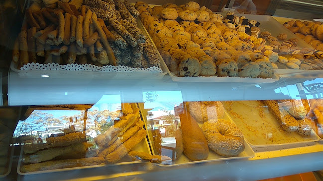 Opinii despre ΤΣΙΑΟΥΣΗΣ Αρτοποιειο Ζαχαροπλαστειο în Χαλάστρα - Γαστρονομία και φιλοξενία