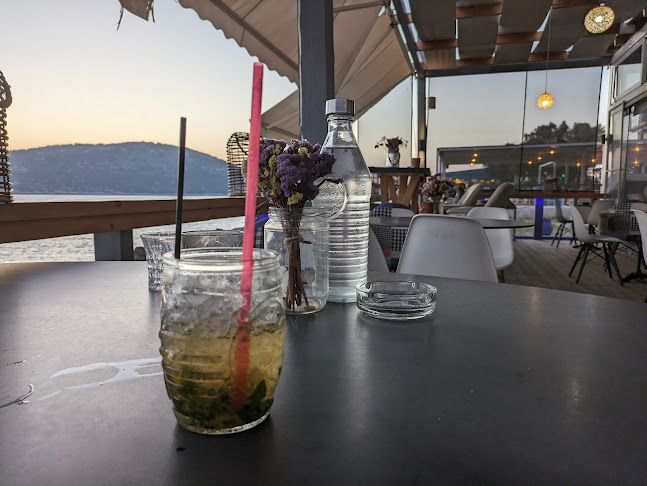 Opinii despre Rodanthos Cafe Coctail Bar în Μαραθόπολη - Γαστρονομία και φιλοξενία