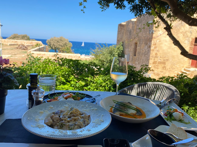 Opinii despre Οινόα în Χανιά - Γαστρονομία και φιλοξενία