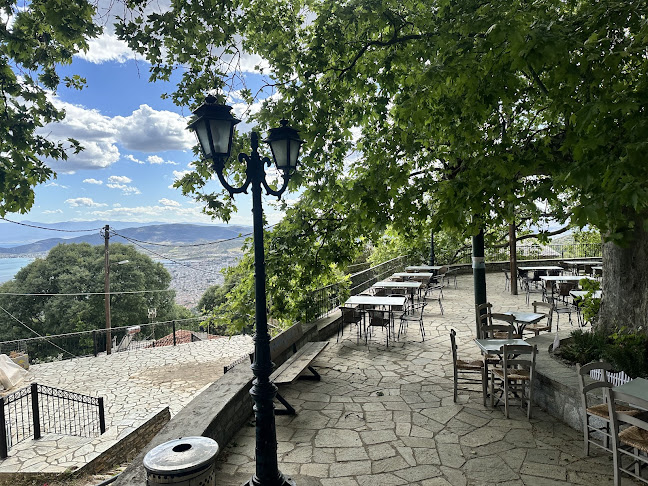 "Η Βρύση" - Γαστρονομία και φιλοξενία