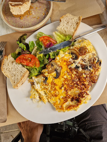 Γκύλφορδ 61, Κέρκυρα 491 00