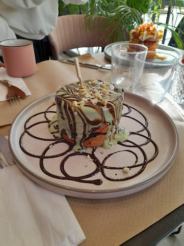 Opinii despre Mademoiselle Coffee & Brunch în Βύρωνας - Γαστρονομία και φιλοξενία