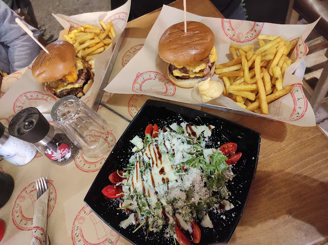 Opinii despre Butcher's Burger Syntagma & Steak House în Αθήνα - Γαστρονομία και φιλοξενία