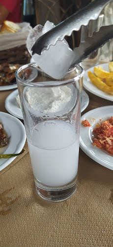 ΠΕΤΡΙΝΟ ΚΑΦΕ-ΜΠΑΡ - Ραψάνη