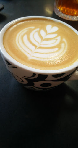 The Underdog® Flagship Store Thissio - Γαστρονομία και φιλοξενία