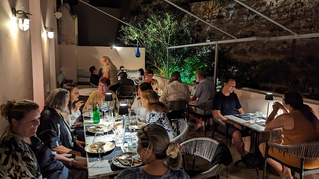 Οινόα - Γαστρονομία και φιλοξενία