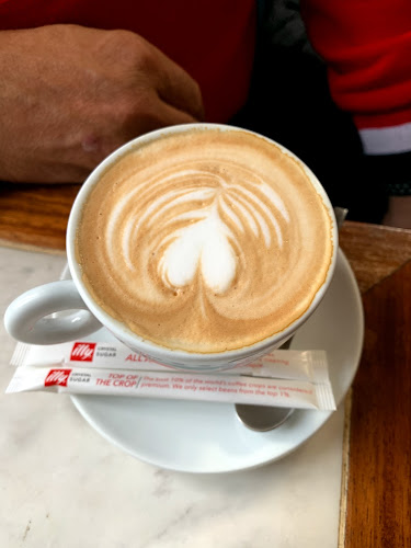 Emvasis Cafe - Cocktail Bar/Εμβασις - Γαστρονομία και φιλοξενία