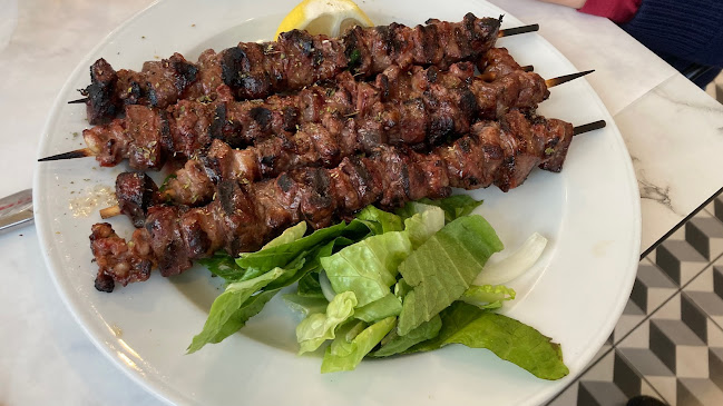 "Αρχηγείον", Σουβλάκι - Κεμπάπ - Ξυλόφουρνος - Γέρακας