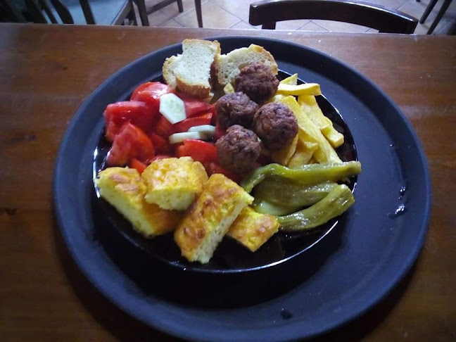 Opinii despre Cafe Memories în Κόνιτσα - Γαστρονομία και φιλοξενία