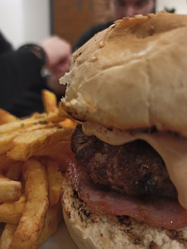 Comentarii opinii despre Καφέ- Ψησταριά "Ο Ντίνος"